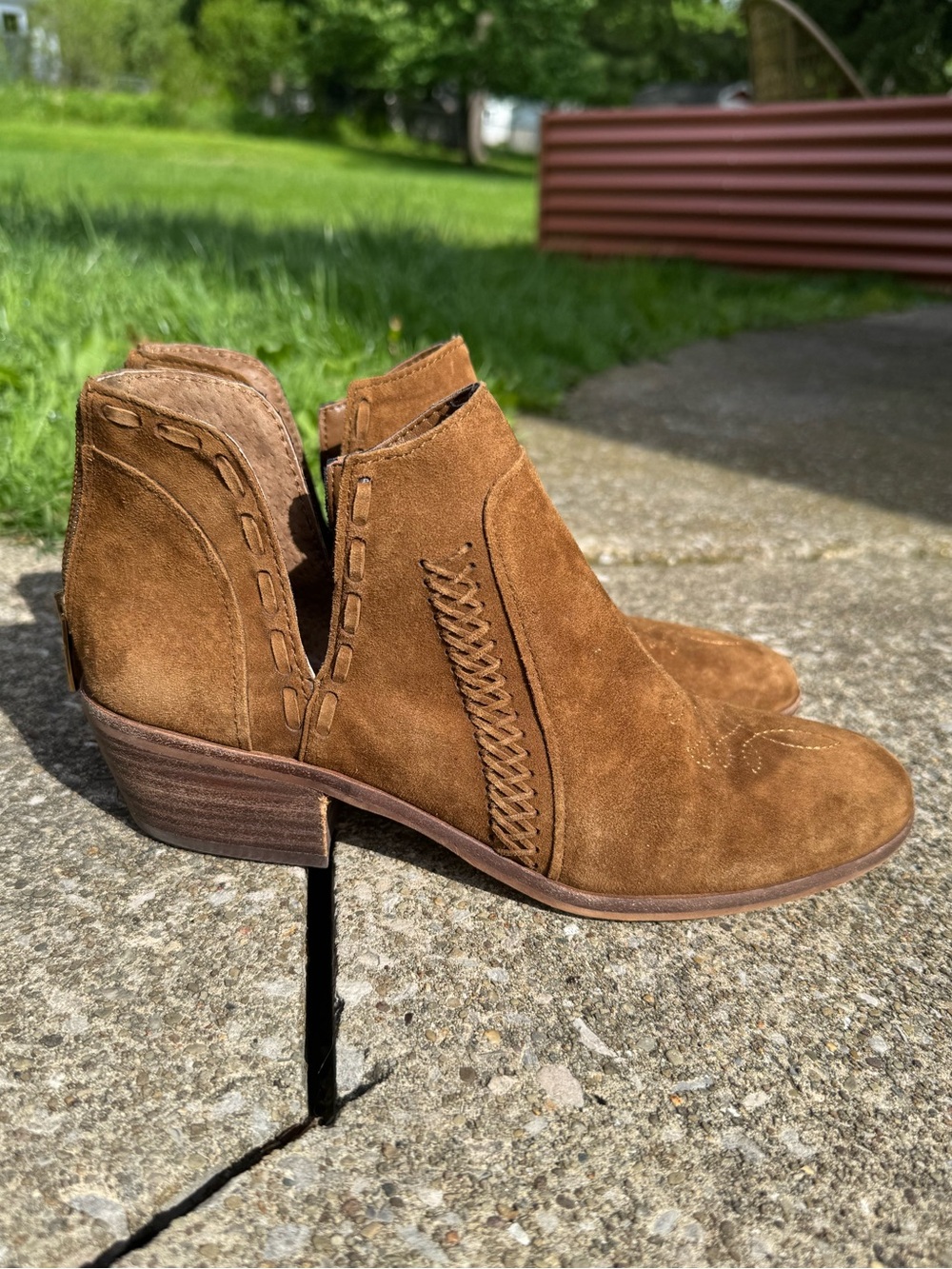 Vince Camuto Presita Suede Western Shooties Block Heel 8.5